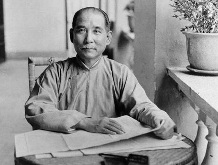 Pe 12 noiembrie. Toda de naștere a lui Sun Yat-sen.
